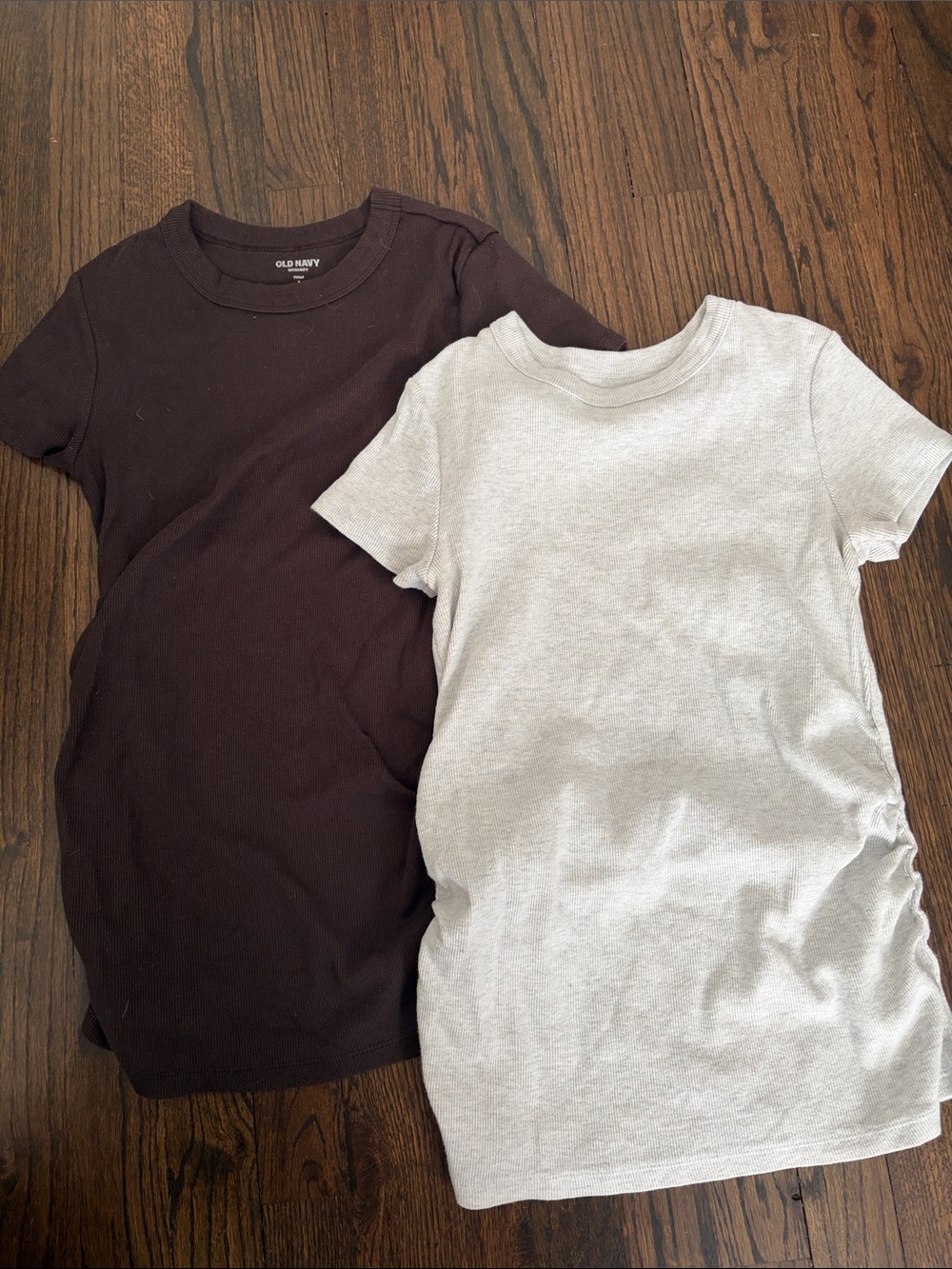 Old Navy Maternity Ribbed T-Shirts 2 Pack Brown & gray